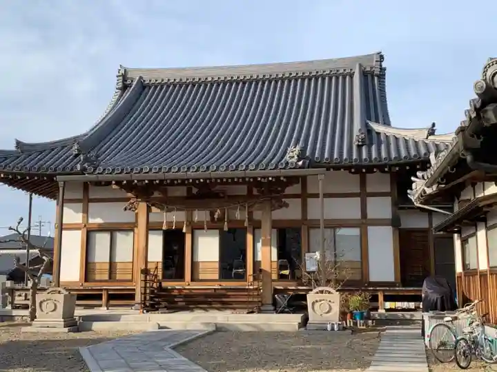 西光寺の本殿・本堂