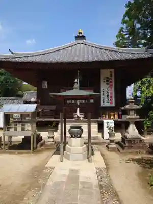 慈尊院の本殿・本堂