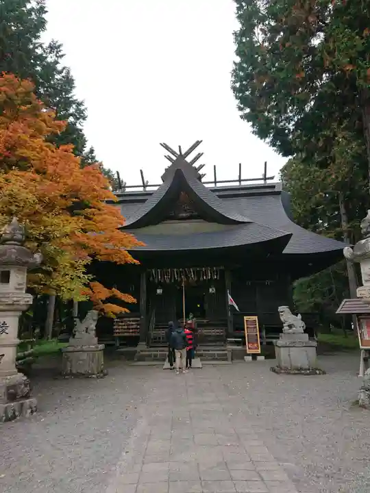 冨士御室浅間神社の本殿・本堂