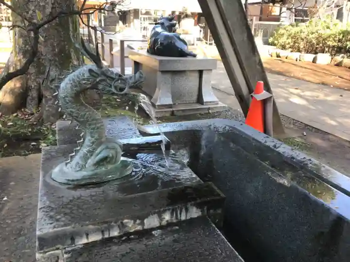 新井天神北野神社の手水舎