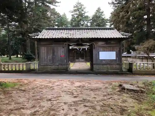 御出石神社の山門・神門
