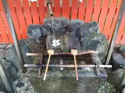 河合神社(鴨川合坐小社宅神社)の手水舎