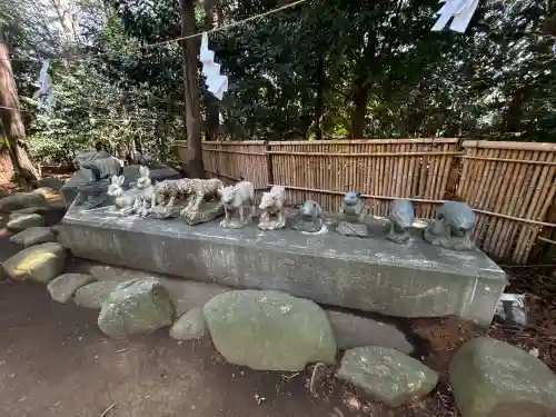 比々多神社の{uncategorized: "未分類", other: "その他", undefined: "問題あり", building: "その他建物", grave: "お墓", sacred_gate: "鳥居", guardian: "狛犬", statue: "像", buddha: "仏像", history: "歴史", nature: "自然", garden: "庭園", animal: "動物", pagoda: "塔", temizu: "手水舎", mountain_gate: "山門・神門", sanctuary: "本殿・本堂", subordinate: "末社・摂社", art: "芸術", scenery: "景色", jizo: "地蔵", ema: "絵馬", goshuin: "御朱印", omikuji: "おみくじ", items: "授与品その他", amulet: "お守り", goshuincho: "御朱印帳", eats: "食事", festival: "お祭り", votive_dance: "神楽", shichigosan: "七五三参", wedding: "結婚式", experience: "体験その他", initially: "初詣", around: "周辺", anti_infection: "感染症対策"}