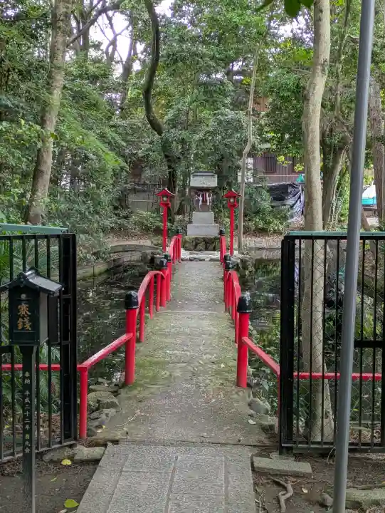 立木神社の{uncategorized: "未分類", other: "その他", undefined: "問題あり", building: "その他建物", grave: "お墓", sacred_gate: "鳥居", guardian: "狛犬", statue: "像", buddha: "仏像", history: "歴史", nature: "自然", garden: "庭園", animal: "動物", pagoda: "塔", temizu: "手水舎", mountain_gate: "山門・神門", sanctuary: "本殿・本堂", subordinate: "末社・摂社", art: "芸術", scenery: "景色", jizo: "地蔵", ema: "絵馬", goshuin: "御朱印", omikuji: "おみくじ", items: "授与品その他", amulet: "お守り", goshuincho: "御朱印帳", eats: "食事", festival: "お祭り", votive_dance: "神楽", shichigosan: "七五三参", wedding: "結婚式", experience: "体験その他", initially: "初詣", around: "周辺", anti_infection: "感染症対策"}