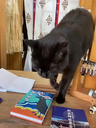 御嶽神社茅萱宮の動物