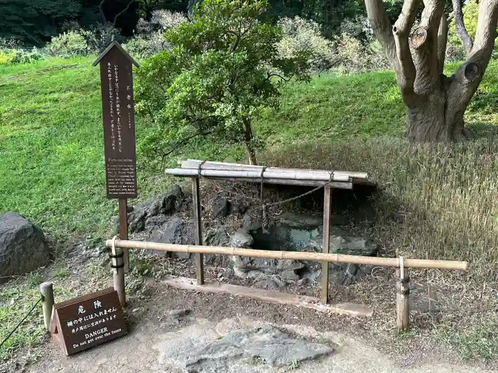 錦春稲荷大明神(東京都)