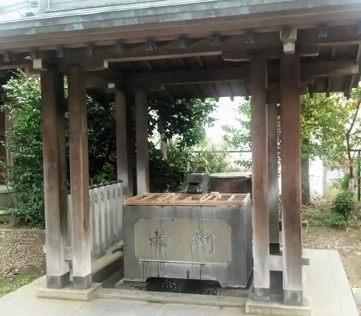 筑土八幡神社の手水舎