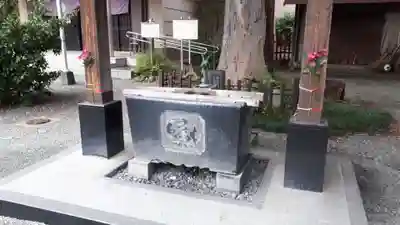 日野八坂神社の手水舎