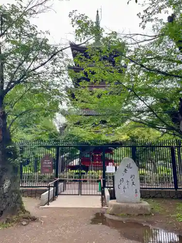 上野東照宮の{uncategorized: "未分類", other: "その他", undefined: "問題あり", building: "その他建物", grave: "お墓", sacred_gate: "鳥居", guardian: "狛犬", statue: "像", buddha: "仏像", history: "歴史", nature: "自然", garden: "庭園", animal: "動物", pagoda: "塔", temizu: "手水舎", mountain_gate: "山門・神門", sanctuary: "本殿・本堂", subordinate: "末社・摂社", art: "芸術", scenery: "景色", jizo: "地蔵", ema: "絵馬", goshuin: "御朱印", omikuji: "おみくじ", items: "授与品その他", amulet: "お守り", goshuincho: "御朱印帳", eats: "食事", festival: "お祭り", votive_dance: "神楽", shichigosan: "七五三参", wedding: "結婚式", experience: "体験その他", initially: "初詣", around: "周辺", anti_infection: "感染症対策"}