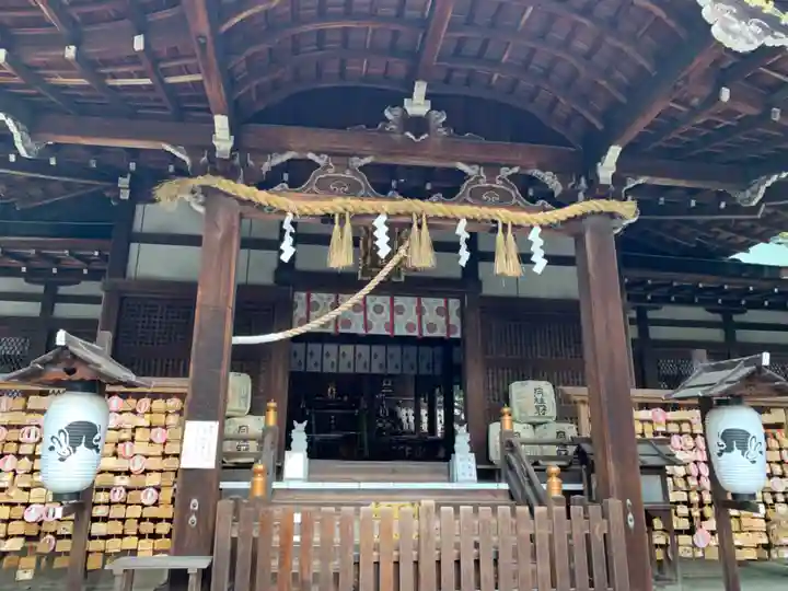 岡崎神社の本殿・本堂