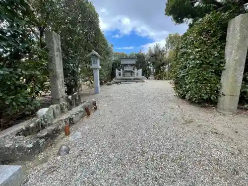 棒屋神社の{uncategorized: "未分類", other: "その他", undefined: "問題あり", building: "その他建物", grave: "お墓", sacred_gate: "鳥居", guardian: "狛犬", statue: "像", buddha: "仏像", history: "歴史", nature: "自然", garden: "庭園", animal: "動物", pagoda: "塔", temizu: "手水舎", mountain_gate: "山門・神門", sanctuary: "本殿・本堂", subordinate: "末社・摂社", art: "芸術", scenery: "景色", jizo: "地蔵", ema: "絵馬", goshuin: "御朱印", omikuji: "おみくじ", items: "授与品その他", amulet: "お守り", goshuincho: "御朱印帳", eats: "食事", festival: "お祭り", votive_dance: "神楽", shichigosan: "七五三参", wedding: "結婚式", experience: "体験その他", initially: "初詣", around: "周辺", anti_infection: "感染症対策"}
