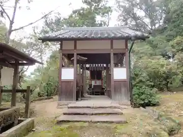 辛国社(東大寺境内社)の本殿・本堂