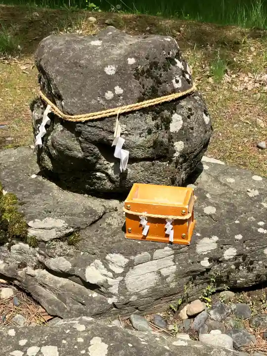 川中島古戦場八幡社の{uncategorized: "未分類", other: "その他", undefined: "問題あり", building: "その他建物", grave: "お墓", sacred_gate: "鳥居", guardian: "狛犬", statue: "像", buddha: "仏像", history: "歴史", nature: "自然", garden: "庭園", animal: "動物", pagoda: "塔", temizu: "手水舎", mountain_gate: "山門・神門", sanctuary: "本殿・本堂", subordinate: "末社・摂社", art: "芸術", scenery: "景色", jizo: "地蔵", ema: "絵馬", goshuin: "御朱印", omikuji: "おみくじ", items: "授与品その他", amulet: "お守り", goshuincho: "御朱印帳", eats: "食事", festival: "お祭り", votive_dance: "神楽", shichigosan: "七五三参", wedding: "結婚式", experience: "体験その他", initially: "初詣", around: "周辺", anti_infection: "感染症対策"}