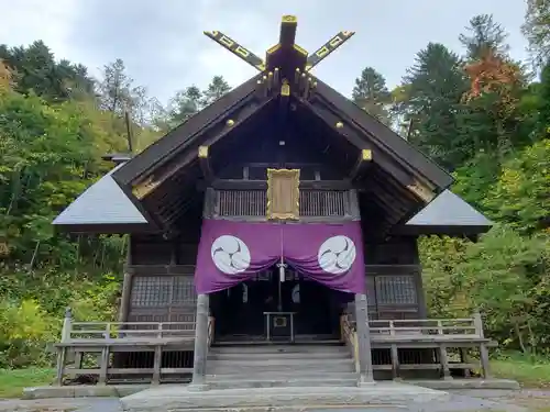 喜茂別神社の本殿