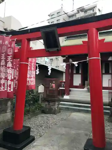 王森稲荷神社の鳥居