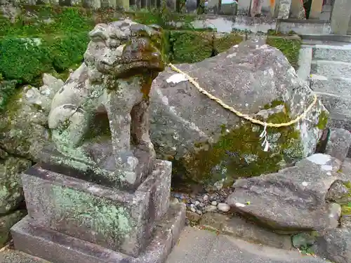 烏止野神社の狛犬