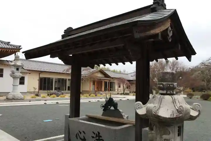 寳泉寺の手水舎