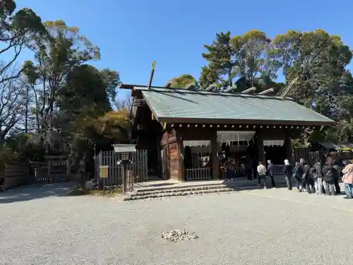 伊勢山皇大神宮の{uncategorized: "未分類", other: "その他", undefined: "問題あり", building: "その他建物", grave: "お墓", sacred_gate: "鳥居", guardian: "狛犬", statue: "像", buddha: "仏像", history: "歴史", nature: "自然", garden: "庭園", animal: "動物", pagoda: "塔", temizu: "手水舎", mountain_gate: "山門・神門", sanctuary: "本殿・本堂", subordinate: "末社・摂社", art: "芸術", scenery: "景色", jizo: "地蔵", ema: "絵馬", goshuin: "御朱印", omikuji: "おみくじ", items: "授与品その他", amulet: "お守り", goshuincho: "御朱印帳", eats: "食事", festival: "お祭り", votive_dance: "神楽", shichigosan: "七五三参", wedding: "結婚式", experience: "体験その他", initially: "初詣", around: "周辺", anti_infection: "感染症対策"}