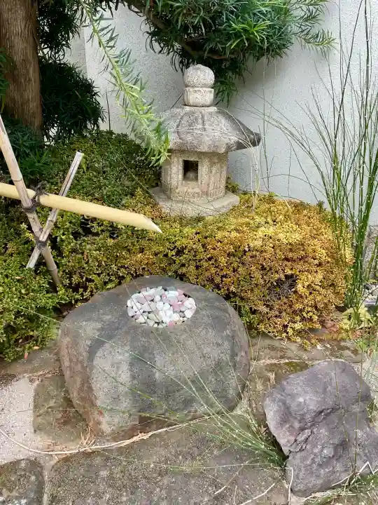 浄桂院の{uncategorized: "未分類", other: "その他", undefined: "問題あり", building: "その他建物", grave: "お墓", sacred_gate: "鳥居", guardian: "狛犬", statue: "像", buddha: "仏像", history: "歴史", nature: "自然", garden: "庭園", animal: "動物", pagoda: "塔", temizu: "手水舎", mountain_gate: "山門・神門", sanctuary: "本殿・本堂", subordinate: "末社・摂社", art: "芸術", scenery: "景色", jizo: "地蔵", ema: "絵馬", goshuin: "御朱印", omikuji: "おみくじ", items: "授与品その他", amulet: "お守り", goshuincho: "御朱印帳", eats: "食事", festival: "お祭り", votive_dance: "神楽", shichigosan: "七五三参", wedding: "結婚式", experience: "体験その他", initially: "初詣", around: "周辺", anti_infection: "感染症対策"}