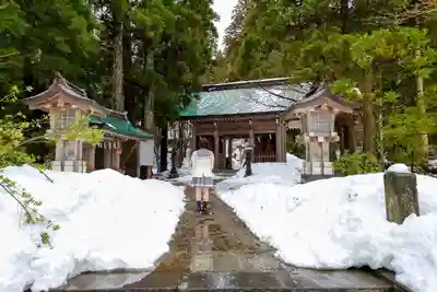 真山神社の山門・神門