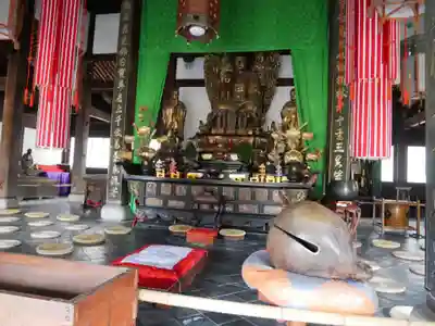 萬福寺の本殿・本堂