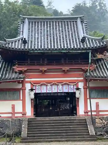 手向山八幡宮の山門