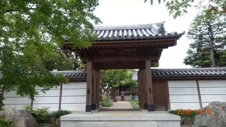 光傳寺の山門・神門