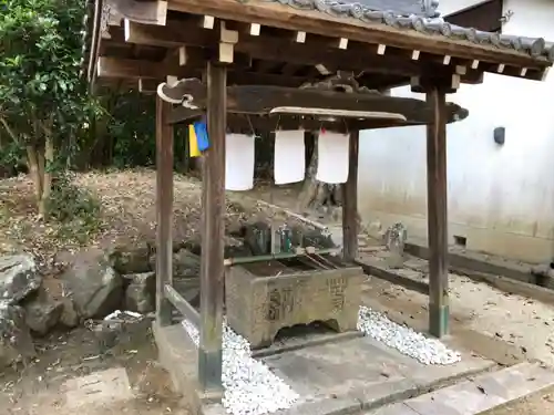 佐紀神社（西畑）の手水舎