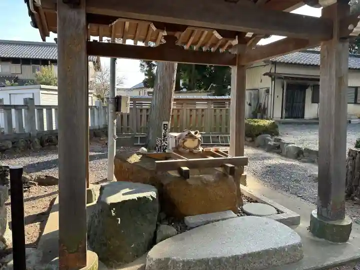 大神社の{uncategorized: "未分類", other: "その他", undefined: "問題あり", building: "その他建物", grave: "お墓", sacred_gate: "鳥居", guardian: "狛犬", statue: "像", buddha: "仏像", history: "歴史", nature: "自然", garden: "庭園", animal: "動物", pagoda: "塔", temizu: "手水舎", mountain_gate: "山門・神門", sanctuary: "本殿・本堂", subordinate: "末社・摂社", art: "芸術", scenery: "景色", jizo: "地蔵", ema: "絵馬", goshuin: "御朱印", omikuji: "おみくじ", items: "授与品その他", amulet: "お守り", goshuincho: "御朱印帳", eats: "食事", festival: "お祭り", votive_dance: "神楽", shichigosan: "七五三参", wedding: "結婚式", experience: "体験その他", initially: "初詣", around: "周辺", anti_infection: "感染症対策"}