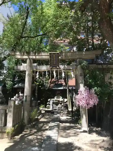 玉造稲荷神社の鳥居