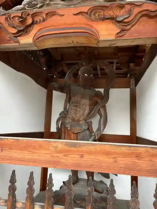 西条聖天 観現寺の{uncategorized: "未分類", other: "その他", undefined: "問題あり", building: "その他建物", grave: "お墓", sacred_gate: "鳥居", guardian: "狛犬", statue: "像", buddha: "仏像", history: "歴史", nature: "自然", garden: "庭園", animal: "動物", pagoda: "塔", temizu: "手水舎", mountain_gate: "山門・神門", sanctuary: "本殿・本堂", subordinate: "末社・摂社", art: "芸術", scenery: "景色", jizo: "地蔵", ema: "絵馬", goshuin: "御朱印", omikuji: "おみくじ", items: "授与品その他", amulet: "お守り", goshuincho: "御朱印帳", eats: "食事", festival: "お祭り", votive_dance: "神楽", shichigosan: "七五三参", wedding: "結婚式", experience: "体験その他", initially: "初詣", around: "周辺", anti_infection: "感染症対策"}