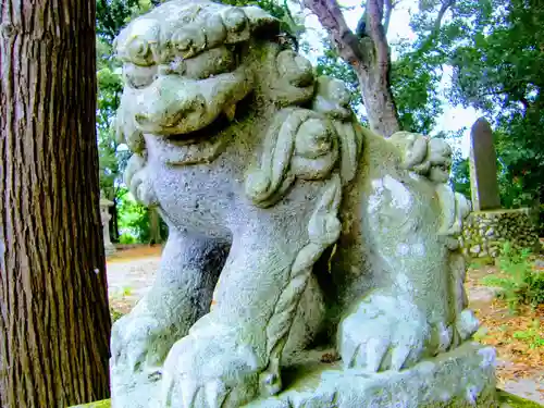 湯泉神社の狛犬