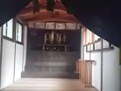 神明社の本殿