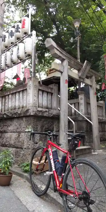 金丸稲荷神社の鳥居