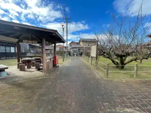 菅原神社の{uncategorized: "未分類", other: "その他", undefined: "問題あり", building: "その他建物", grave: "お墓", sacred_gate: "鳥居", guardian: "狛犬", statue: "像", buddha: "仏像", history: "歴史", nature: "自然", garden: "庭園", animal: "動物", pagoda: "塔", temizu: "手水舎", mountain_gate: "山門・神門", sanctuary: "本殿・本堂", subordinate: "末社・摂社", art: "芸術", scenery: "景色", jizo: "地蔵", ema: "絵馬", goshuin: "御朱印", omikuji: "おみくじ", items: "授与品その他", amulet: "お守り", goshuincho: "御朱印帳", eats: "食事", festival: "お祭り", votive_dance: "神楽", shichigosan: "七五三参", wedding: "結婚式", experience: "体験その他", initially: "初詣", around: "周辺", anti_infection: "感染症対策"}