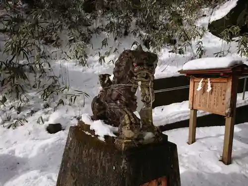 石割神社の狛犬