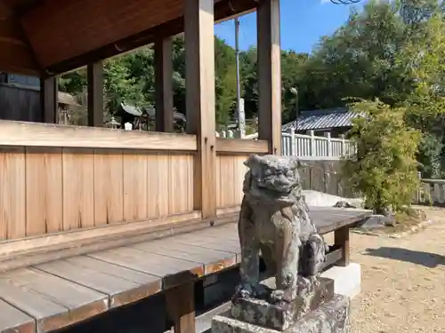 神吉八幡神社の狛犬