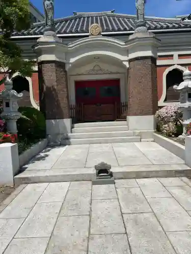 勝専寺の{uncategorized: "未分類", other: "その他", undefined: "問題あり", building: "その他建物", grave: "お墓", sacred_gate: "鳥居", guardian: "狛犬", statue: "像", buddha: "仏像", history: "歴史", nature: "自然", garden: "庭園", animal: "動物", pagoda: "塔", temizu: "手水舎", mountain_gate: "山門・神門", sanctuary: "本殿・本堂", subordinate: "末社・摂社", art: "芸術", scenery: "景色", jizo: "地蔵", ema: "絵馬", goshuin: "御朱印", omikuji: "おみくじ", items: "授与品その他", amulet: "お守り", goshuincho: "御朱印帳", eats: "食事", festival: "お祭り", votive_dance: "神楽", shichigosan: "七五三参", wedding: "結婚式", experience: "体験その他", initially: "初詣", around: "周辺", anti_infection: "感染症対策"}
