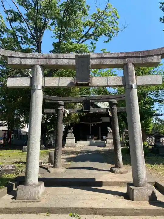 諏訪神社の{uncategorized: "未分類", other: "その他", undefined: "問題あり", building: "その他建物", grave: "お墓", sacred_gate: "鳥居", guardian: "狛犬", statue: "像", buddha: "仏像", history: "歴史", nature: "自然", garden: "庭園", animal: "動物", pagoda: "塔", temizu: "手水舎", mountain_gate: "山門・神門", sanctuary: "本殿・本堂", subordinate: "末社・摂社", art: "芸術", scenery: "景色", jizo: "地蔵", ema: "絵馬", goshuin: "御朱印", omikuji: "おみくじ", items: "授与品その他", amulet: "お守り", goshuincho: "御朱印帳", eats: "食事", festival: "お祭り", votive_dance: "神楽", shichigosan: "七五三参", wedding: "結婚式", experience: "体験その他", initially: "初詣", around: "周辺", anti_infection: "感染症対策"}