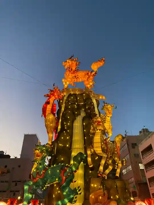 長崎尾曲がり猫神社の{uncategorized: "未分類", other: "その他", undefined: "問題あり", building: "その他建物", grave: "お墓", sacred_gate: "鳥居", guardian: "狛犬", statue: "像", buddha: "仏像", history: "歴史", nature: "自然", garden: "庭園", animal: "動物", pagoda: "塔", temizu: "手水舎", mountain_gate: "山門・神門", sanctuary: "本殿・本堂", subordinate: "末社・摂社", art: "芸術", scenery: "景色", jizo: "地蔵", ema: "絵馬", goshuin: "御朱印", omikuji: "おみくじ", items: "授与品その他", amulet: "お守り", goshuincho: "御朱印帳", eats: "食事", festival: "お祭り", votive_dance: "神楽", shichigosan: "七五三参", wedding: "結婚式", experience: "体験その他", initially: "初詣", around: "周辺", anti_infection: "感染症対策"}