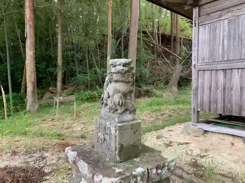 八幡神社の狛犬