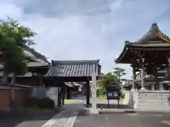 長圓寺の山門