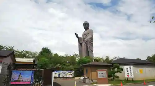 東本願寺本廟 牛久浄苑（牛久大仏）の仏像