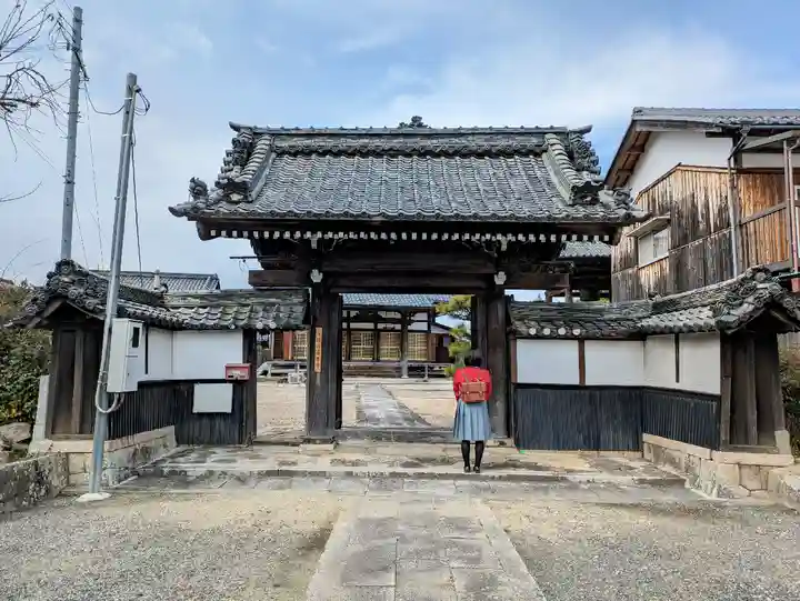 真照寺の山門・神門
