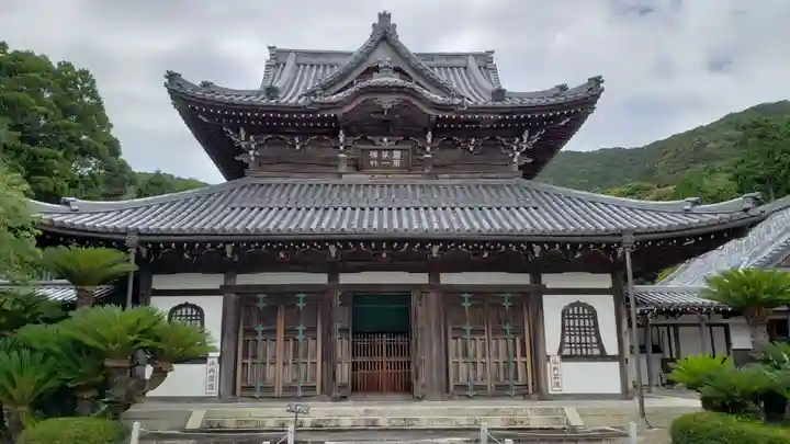 興国寺の本殿・本堂