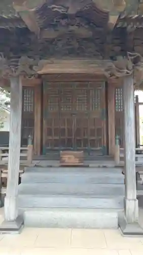 自性院の本殿・本堂