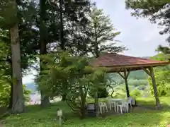 正一位 若草稲荷神社の庭園