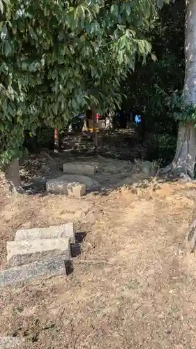 稲荷社（南笠2号墳内）(滋賀県)