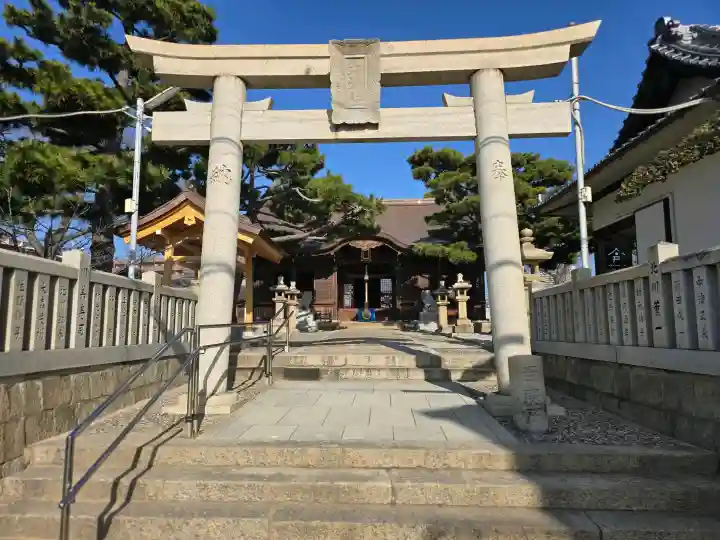 舞子六神社/まいこむの宮の{uncategorized: "未分類", other: "その他", undefined: "問題あり", building: "その他建物", grave: "お墓", sacred_gate: "鳥居", guardian: "狛犬", statue: "像", buddha: "仏像", history: "歴史", nature: "自然", garden: "庭園", animal: "動物", pagoda: "塔", temizu: "手水舎", mountain_gate: "山門・神門", sanctuary: "本殿・本堂", subordinate: "末社・摂社", art: "芸術", scenery: "景色", jizo: "地蔵", ema: "絵馬", goshuin: "御朱印", omikuji: "おみくじ", items: "授与品その他", amulet: "お守り", goshuincho: "御朱印帳", eats: "食事", festival: "お祭り", votive_dance: "神楽", shichigosan: "七五三参", wedding: "結婚式", experience: "体験その他", initially: "初詣", around: "周辺", anti_infection: "感染症対策"}