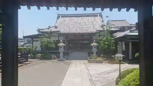 宝池寺の本殿・本堂